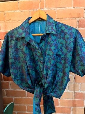 Vintage Thai Silk Tie-Front Short Sleeve Blouse in Teal Floral Women’s Size M/L